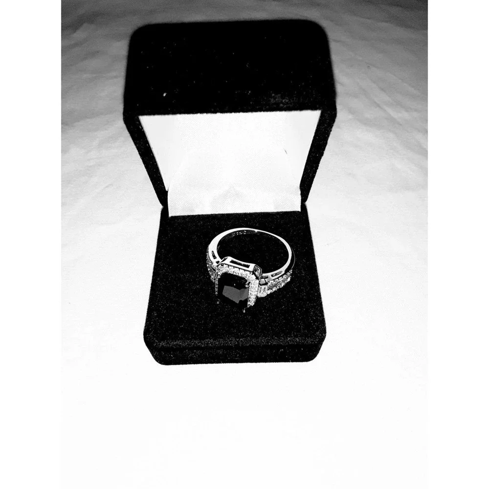 Black Sapphire & Diamond Sz 9 Marked 925 Silver Cocktail Ring NIB - Picture 2 of 6